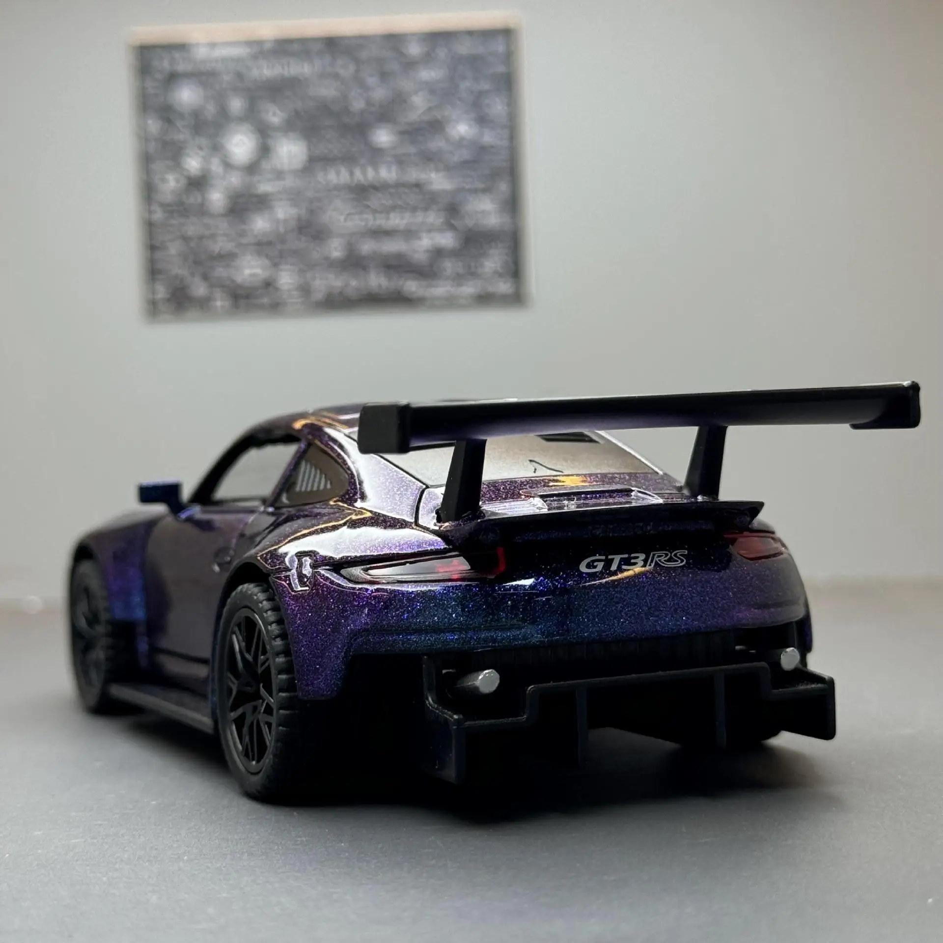 

1:32 911 GT3 RS Sports car Alloy Diecast Car Model Sound and Light Pull Back Children's Toy Collectibles Birthday gift