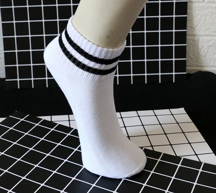 Striped socks men's short socks spring and autumn black and white cotton deodorant sweat absorption two bars mid-tube socks