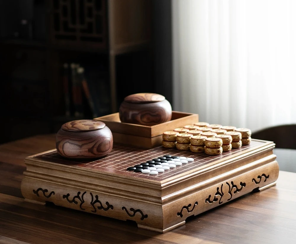 High-end walnut adult solid wood Go backgammon board set Yunzi chess two-in-one table for children to learn