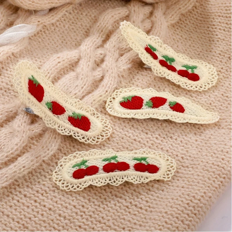 4 قطع مشابك شعر لطيفة على طراز الكلية على شكل كرز الفراولة، إكسسوارات للشعر لزملاء الدراسة، والتجمعات، والسفر،