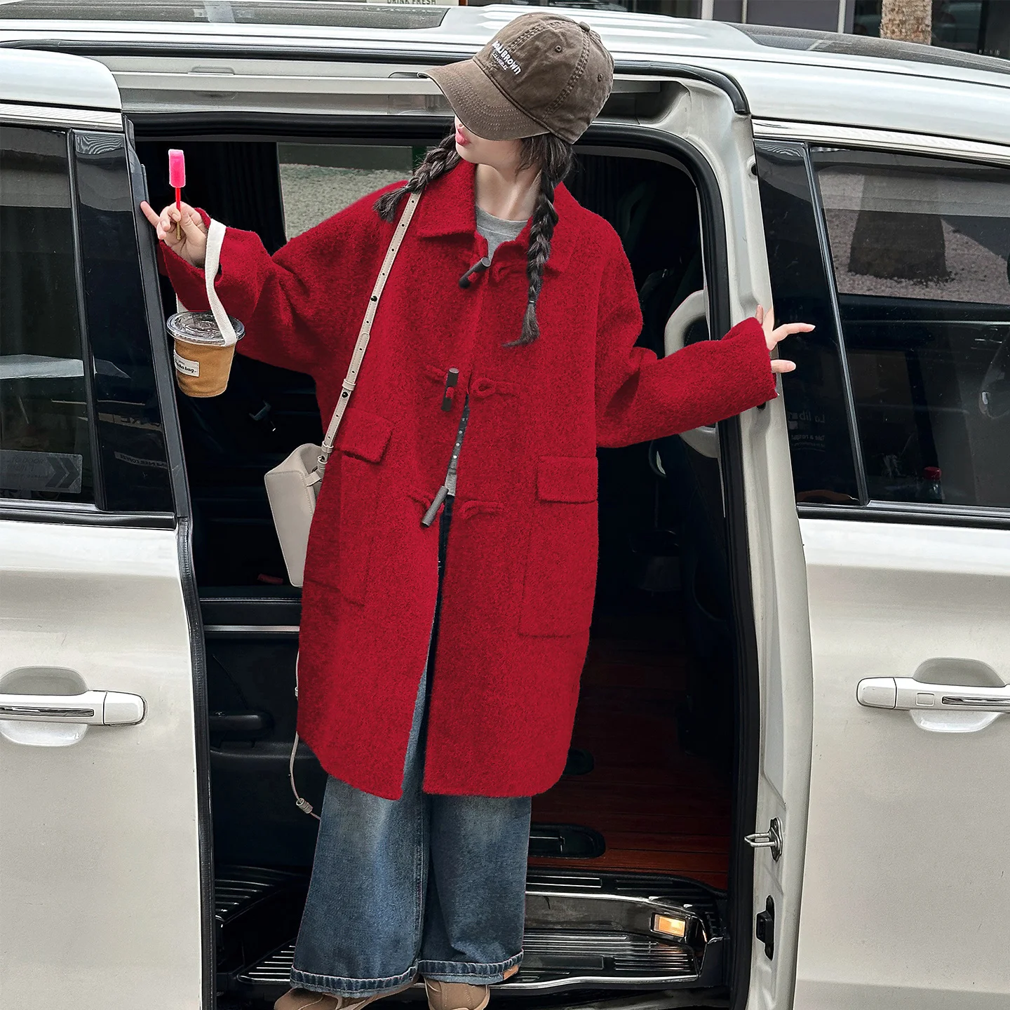 معطف خريفي وشتوي بأزرار على شكل قرن للفتيات المراهقات معطف صوفي ناعم باللون الرمادي والأحمر للأطفال الصغار معطف علوي دافئ الطول ملابس خارجية غير رسمية كبيرة للأطفال