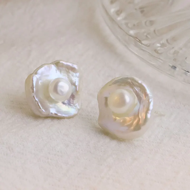 

Retro Natural Freshwater Pearl Stud Earrings Irregular Earrings and Earrings for Women Bridal Party Gift Accessory Charm Jewelry