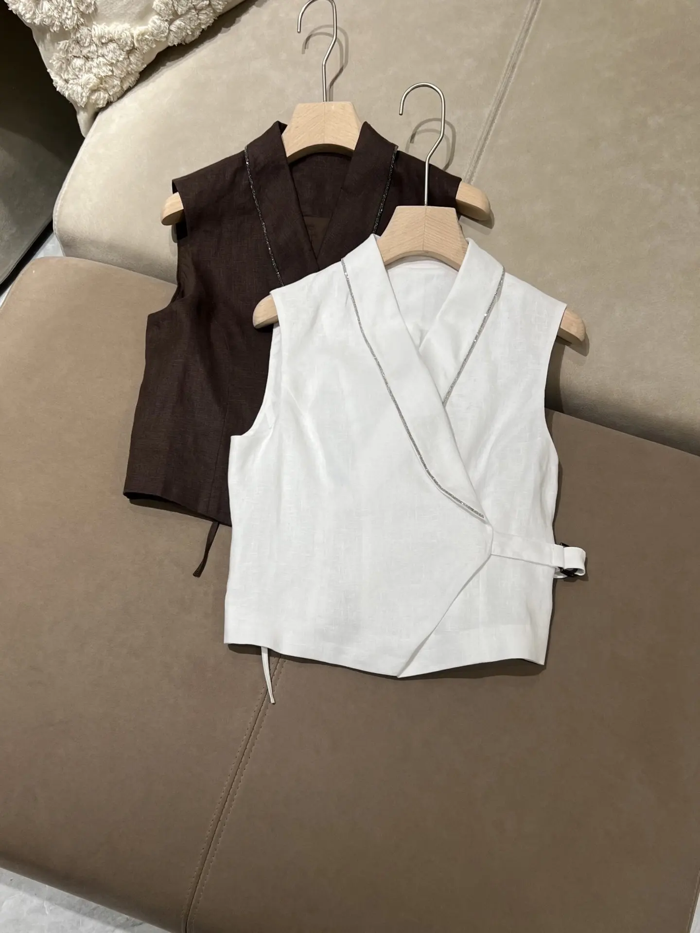 

2026 Spring New Minimalist V-Neck Tie-Waist Vest For Women, Versatile Short Sleeveless Jacket/Top