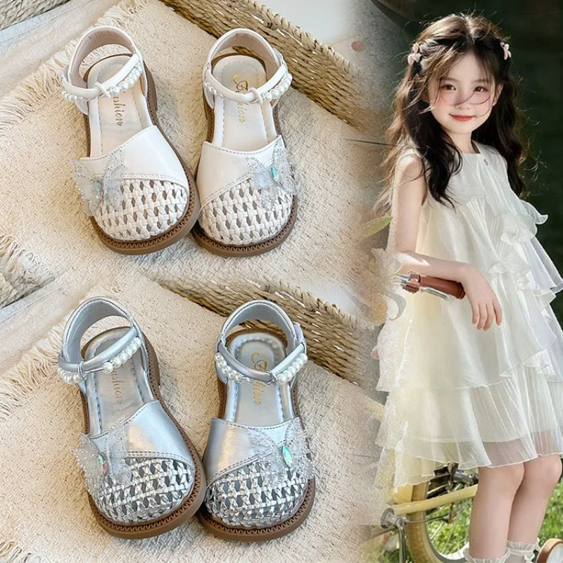 

Kids Girls Closed Toe Woven Sandals Pearl Strap Rhinestone Butterfly Soft Non-slip Sole for Party Summer Daily Casual Wear
