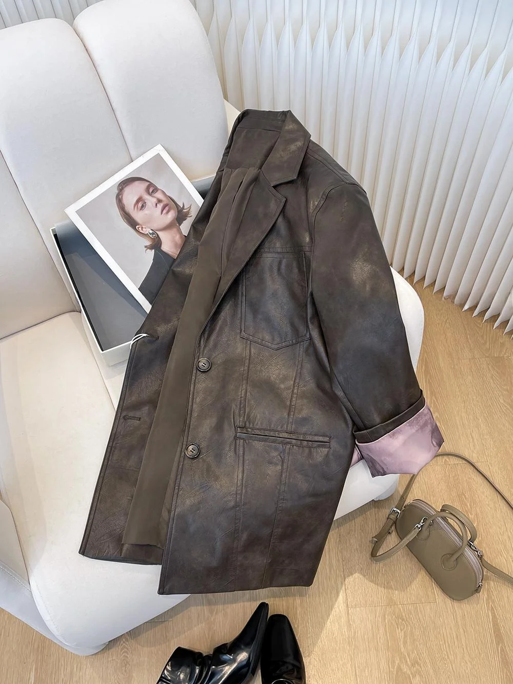 Women's Brown Leather Jacket Coat Design Sensation Retro High-End Feel Spring 2026 Fashion Commute Style Long Sleeve PU Material