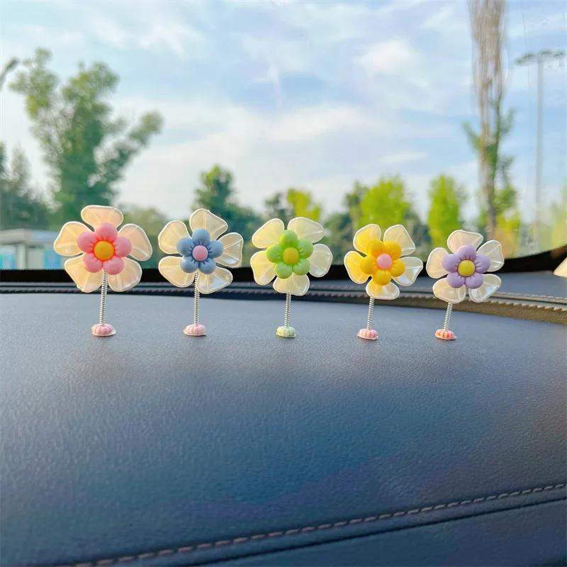 Resin Car Dashboard Swinging Flower Petal Figurine Cute Healing Fresh Head-shaking Flower Ornament Interior Decoration