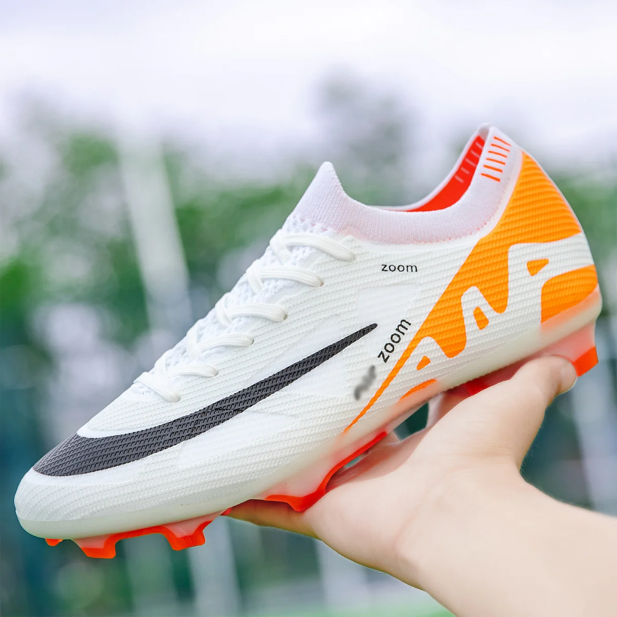 

Высококачественные спортивные футбольные бутсы TF/FG, удобные, дышащие, персонализированные и модные.