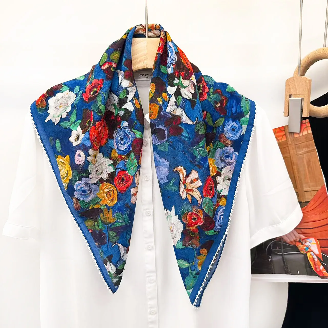 2026 Ladies scarf 100% silk square scarf for women spring summer vintage blue oil painting square scarf summer accessories