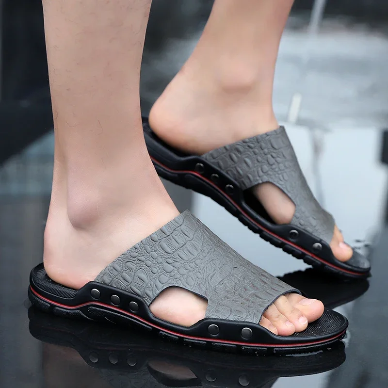 Genuine Leather Breathable Clogs Sandals Beach Classics Leather Slides Outdoor Flip Flops Plus Size Men Shoe Summer Men Slippers