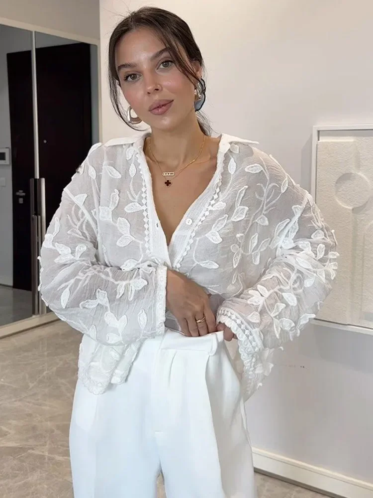 2025 kobiet elegancka bawełniana pościel z długim rękawem topy z klapami kobiece eleganckie luźne Streetwear biała jednorzędowa żakardowa bluzka na co dzień