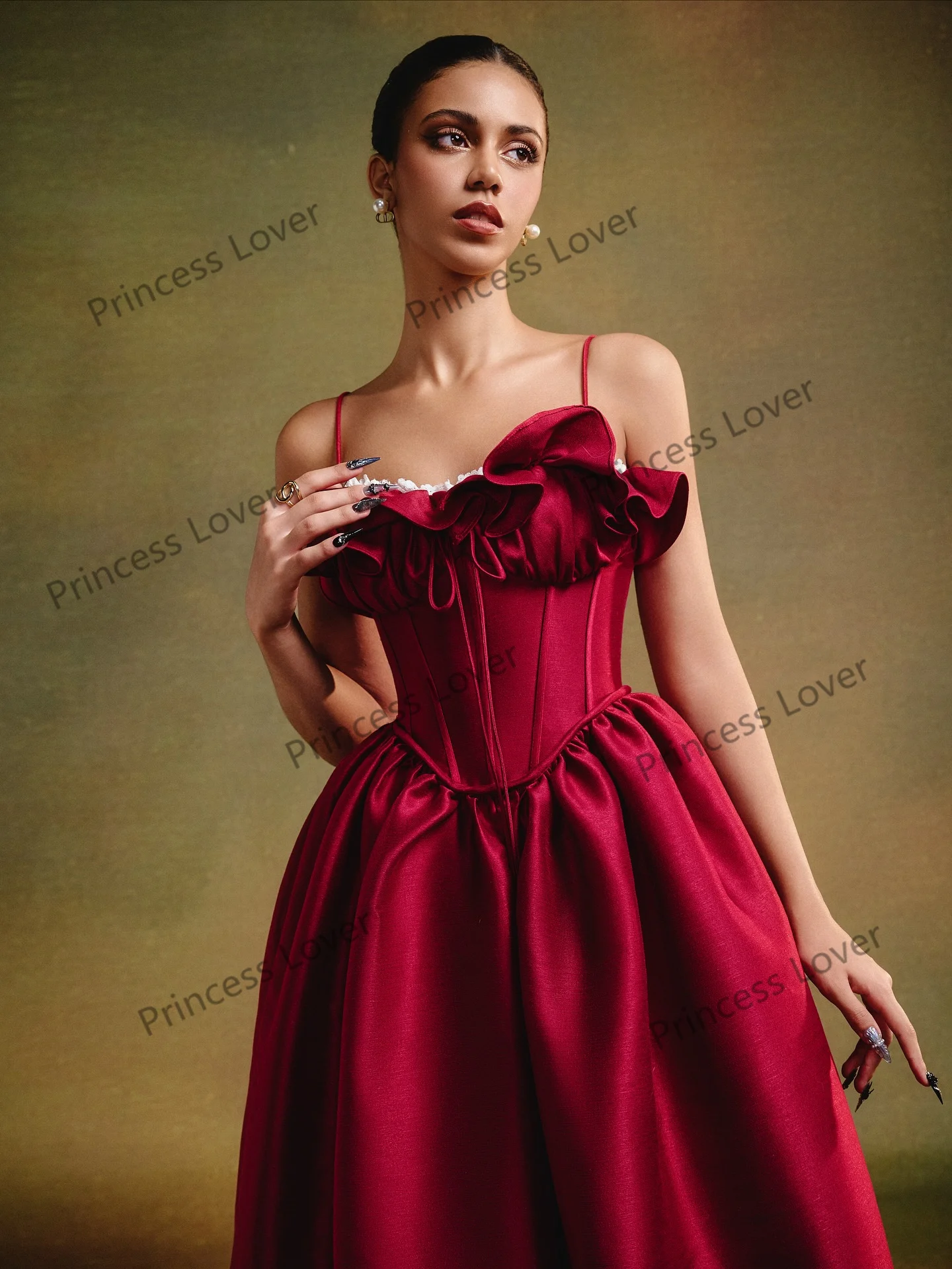 فساتين سهرة بطول الشاي الأحمر امرأة السباغيتي الأشرطة فستان حفلات الزفاف مخصص الأزهار الساتان فستان حفلات فساتين رسمية