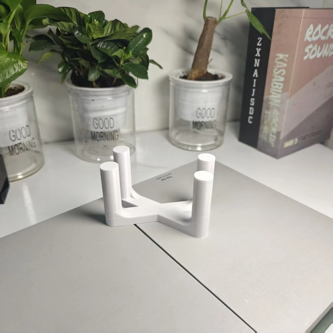 1pc of a Dedicated Stand for Weighing Scales, Made of Durable Plastic, Designed for Fitness Enthusiasts, Minimalist Storage