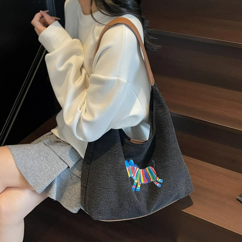 

Fashionable Denim Large Capacity Shoulder Bag with Cartoon Print Tote Bag for Casual and Retro Style Crossbody Bag