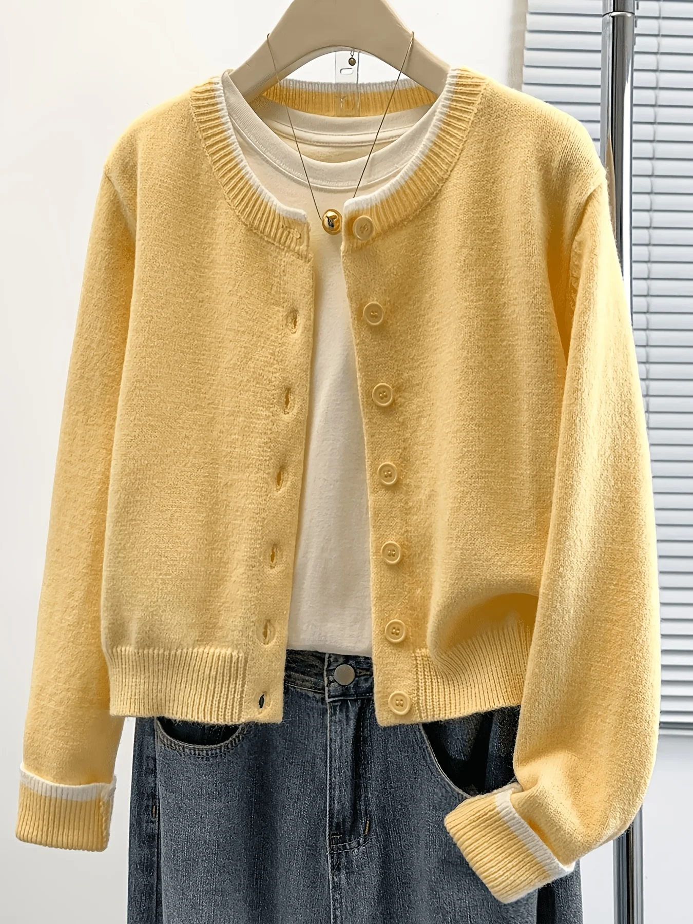 

2026 New Color Block Trim Button Knit Cardigan, Autumn Winter Casual Minimalist High-end Fashion Women's Sweater