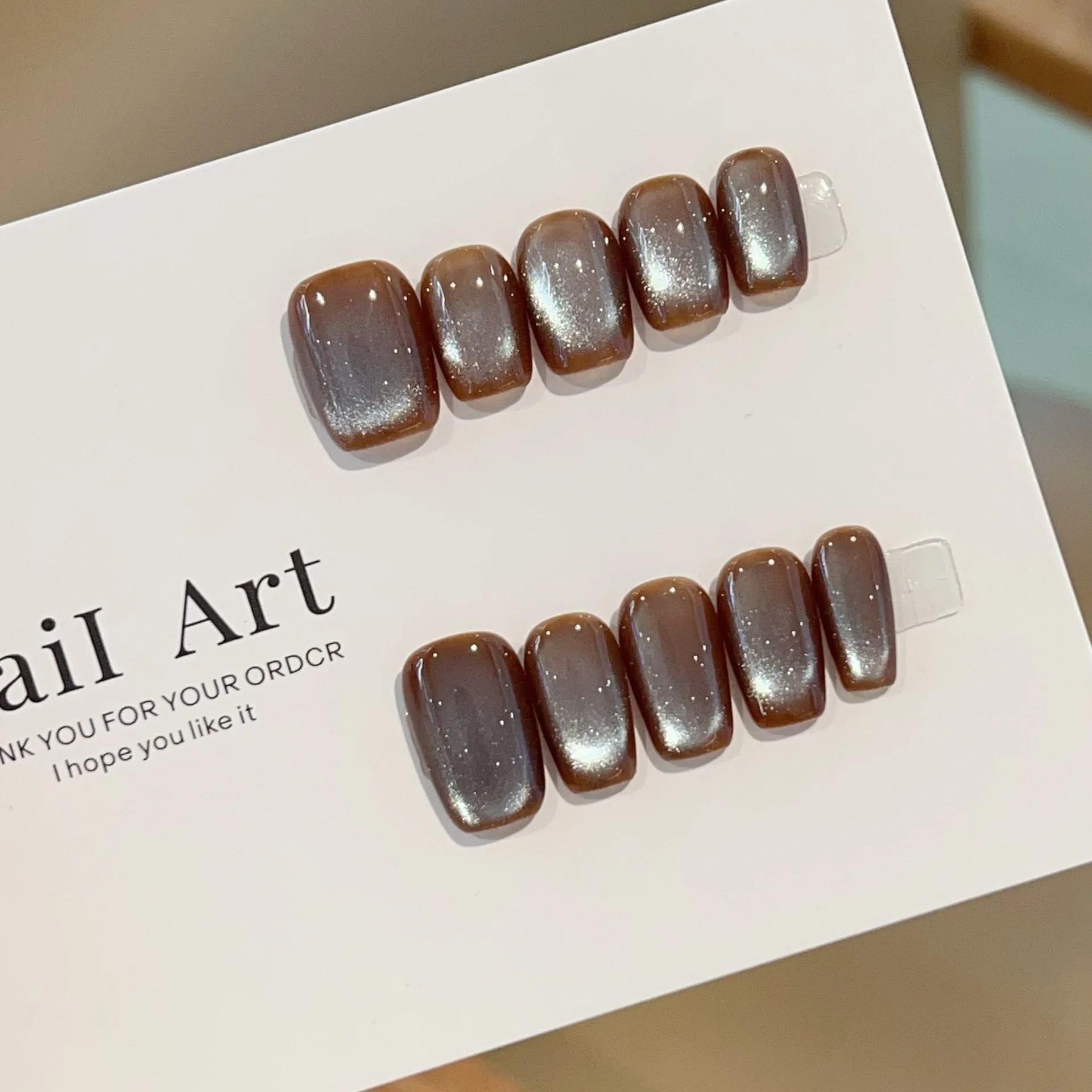 [Salt Lake] New popular product, simple and pure handmade wearable armor high-end feeling blue brown glass bead cat eye