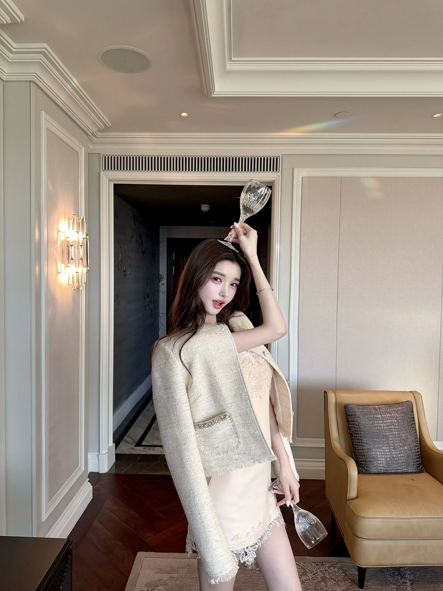 

Пальто ручной работы в стиле Хепберн из твида, женственное, элегантное, прямого кроя, с длинными рукавами, на пуговицах, новинка ранней весны