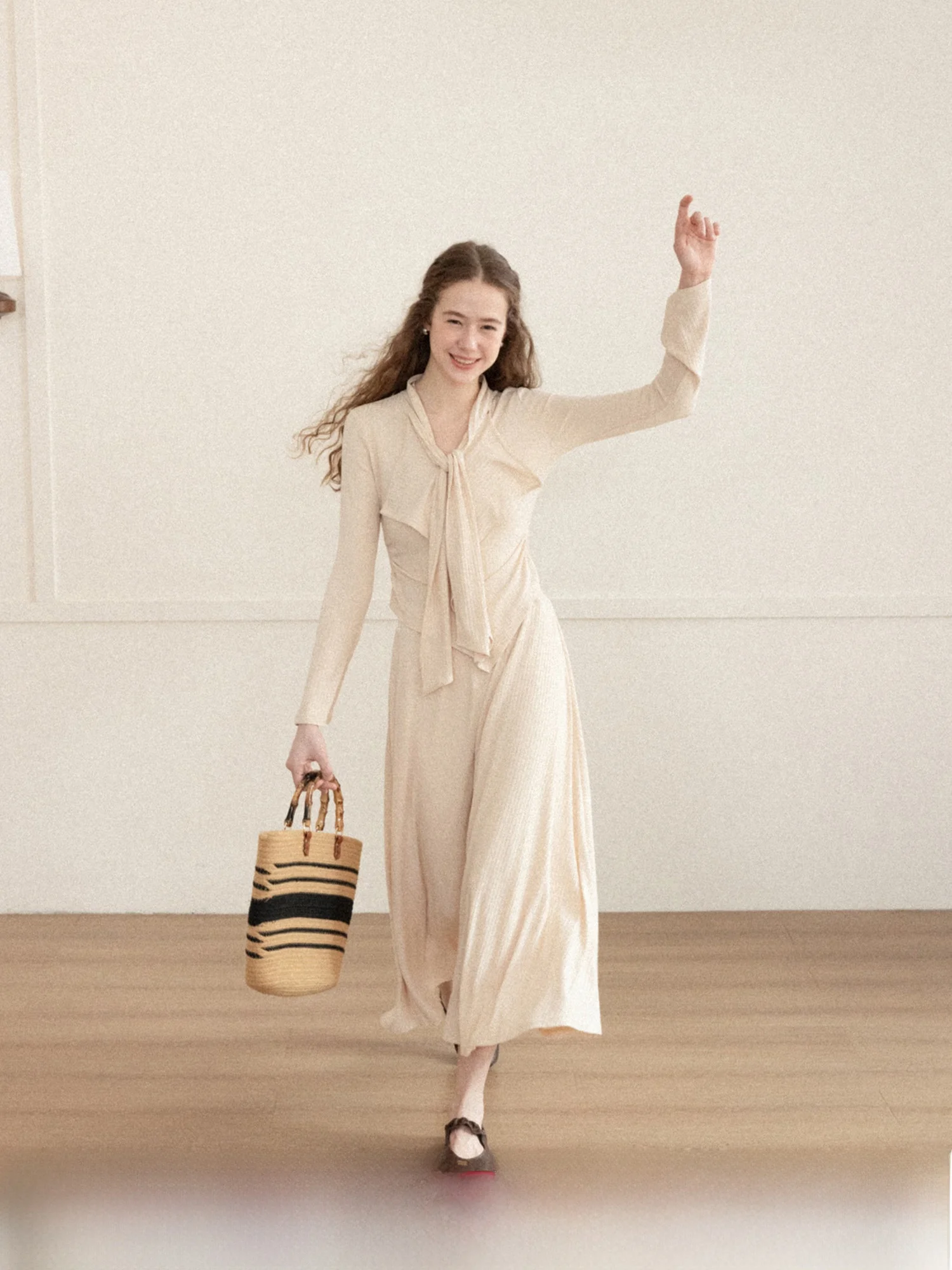 

Elegance Apricot Long Sleeve T-Shirt A-Line Skirt Set Women Spring 2026 Casual Style Two-Piece Suit Breathable Comfortable