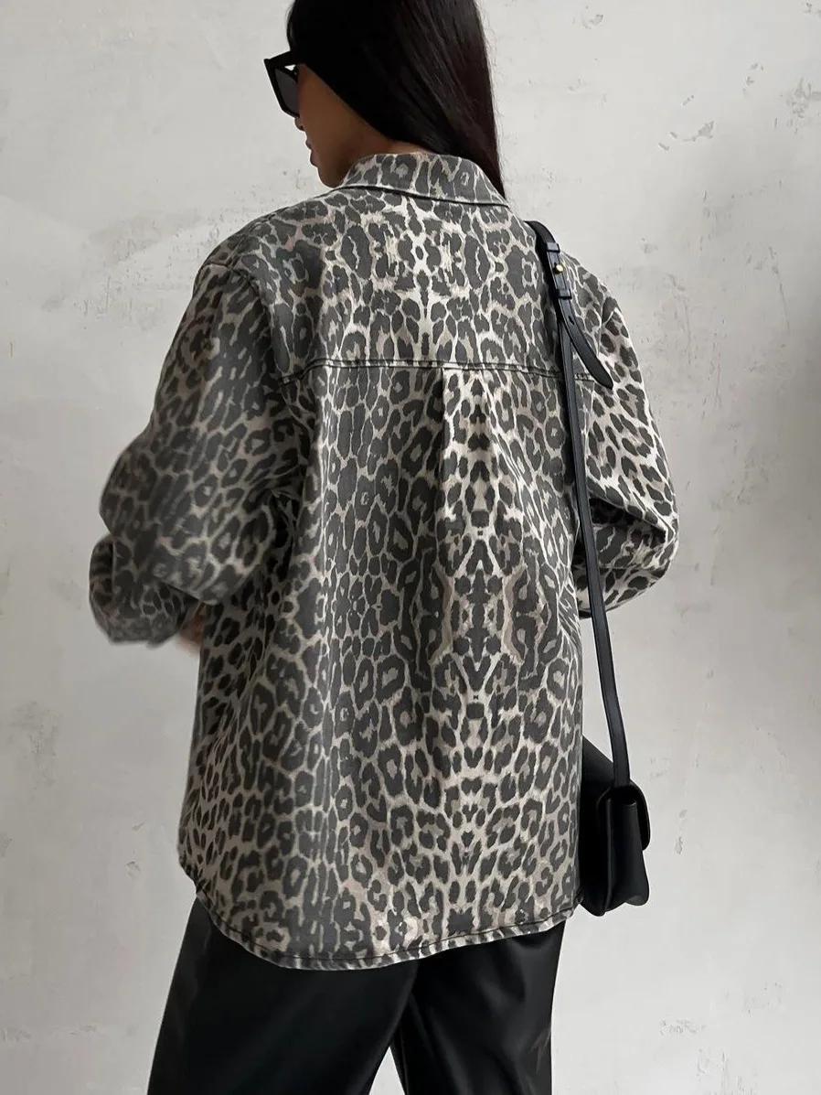 Viya Casual Leopard Print Denim Jacket for Women, Spring Loose Fit with Pockets and Buttons, Trendy Vintage Mid-Length Denim J