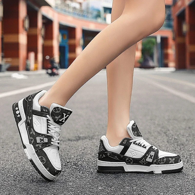 Fashionable and versatile popular running shoes, comfortable soft soled casual sports shoes