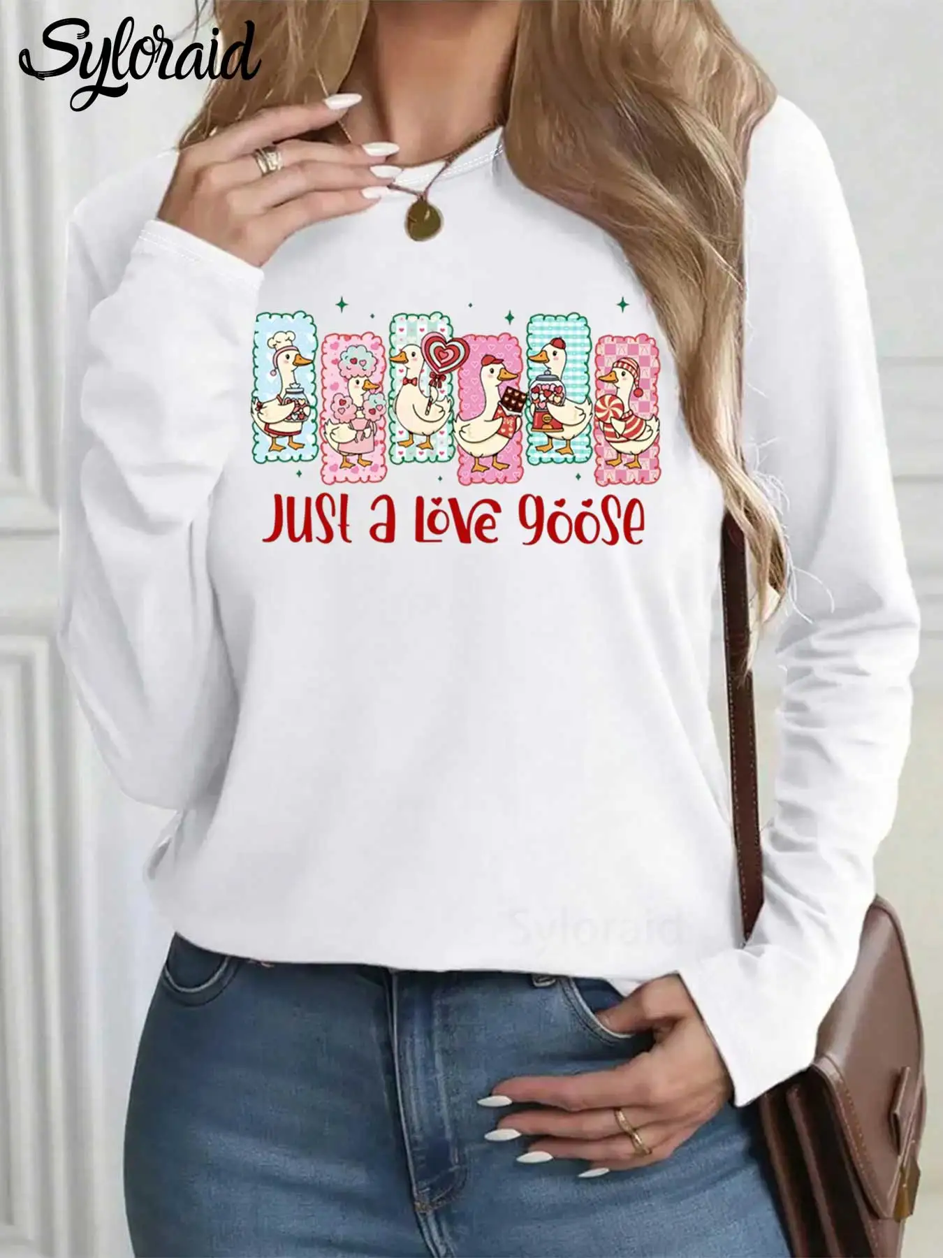 Damska koszulka z długim rękawem z nadrukiem walentynkowym: T-shirt z okrągłym dekoltem i nadrukiem \\\\\\\"Just a Love Goose\\\\\\\", modna, codzienna bluzka.