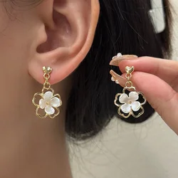 2024 New fashion hold flower earings women gender ceremony senior sense early warming party jewelry gift hot selling