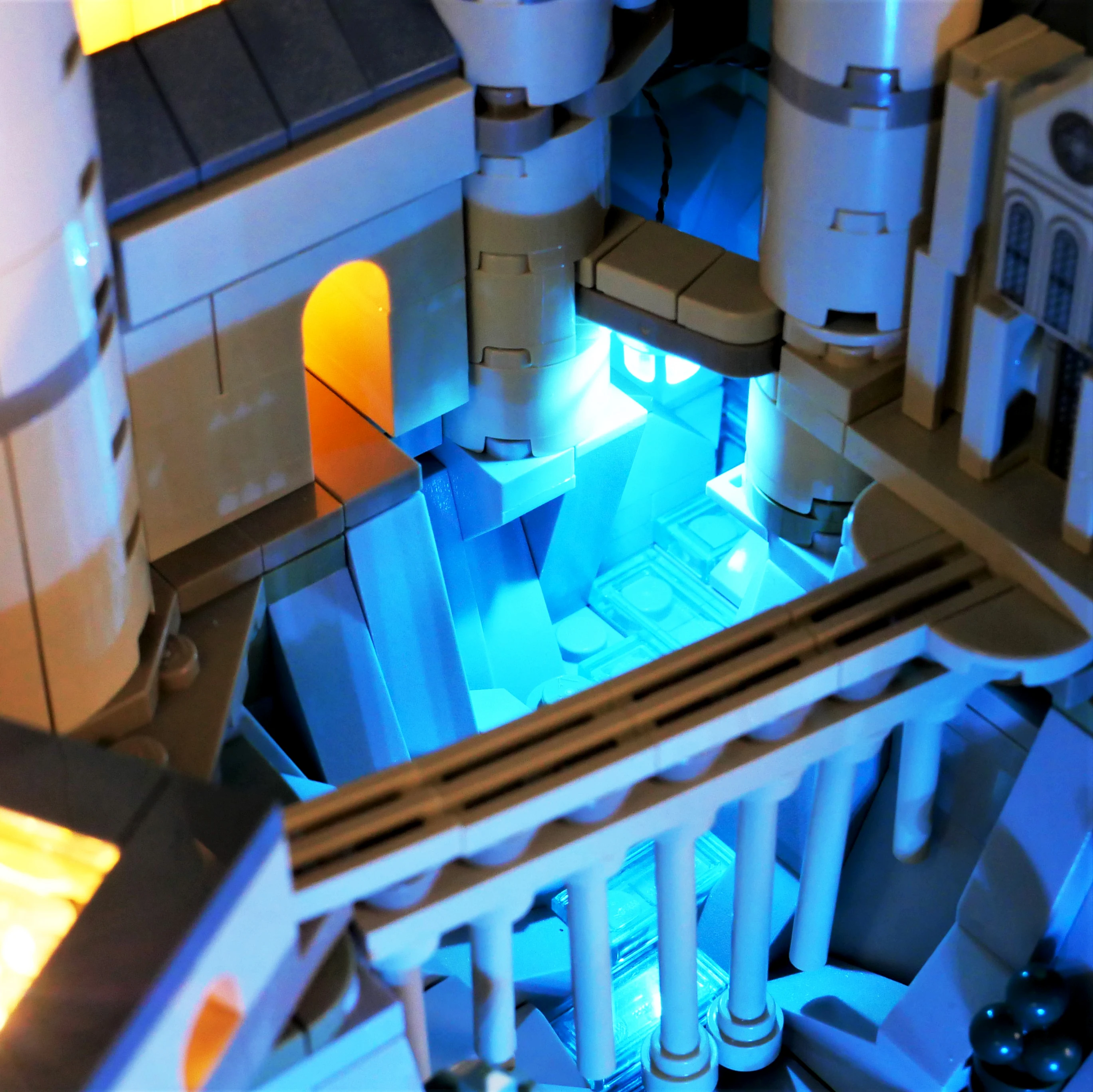 Zestaw DIY LED do samodzielnego montażu, kompatybilny z modelami klocków konstrukcyjnych 76419 Magiczny Dziedziniec Szkoły, zdalnie sterowany kreatywny zestaw oświetleniowy.