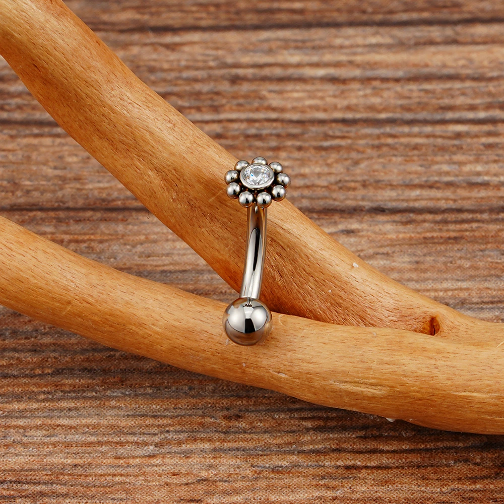 الحق جراند ASTM F136 التيتانيوم البسيطة تشيكوسلوفاكيا زهرة روك القرط 16 جرام منحني الحديد Labret مسمار الحاجب الغضروف الزنمة ثقب الجسم