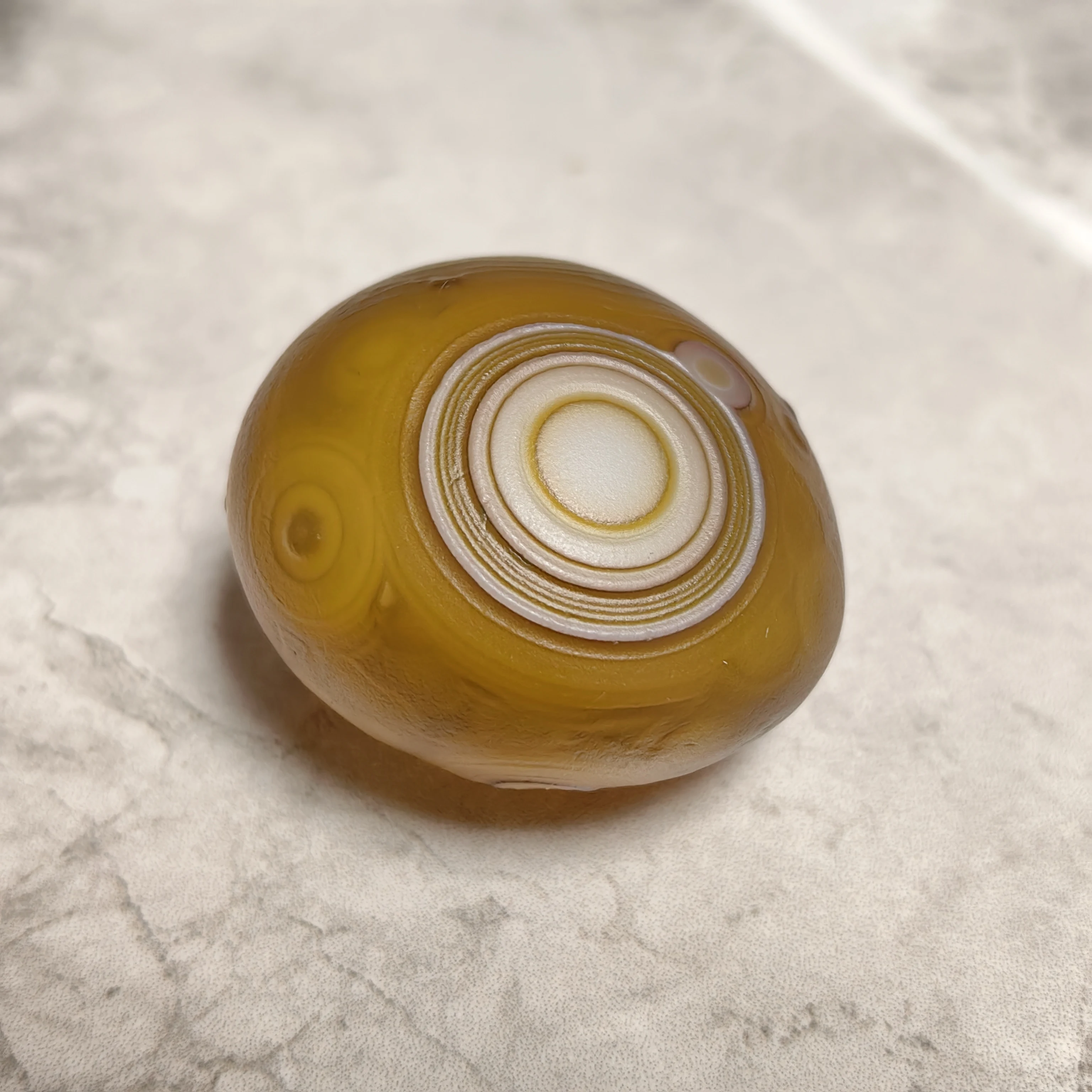 Exquisite Gobi Agate Collectible Stone with Distinctive Concentric Ring Patterns for DIY Jewelry Making or Home Accent Decorat