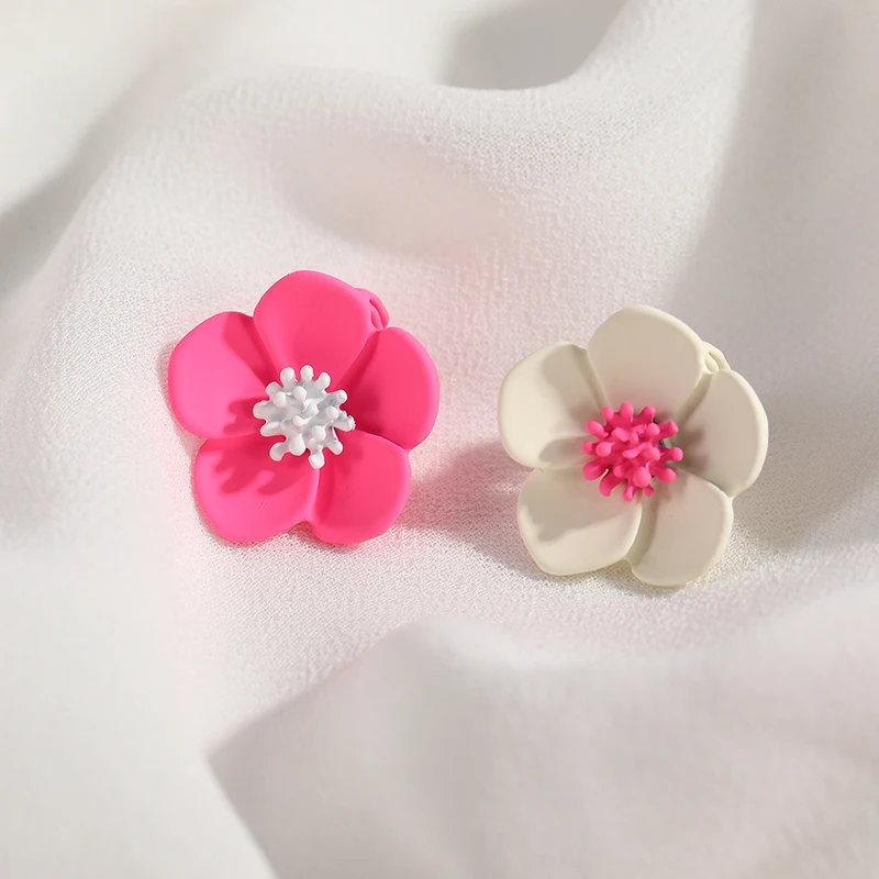 2023 Sweet Summer Soft Contrast Colorful Flower Clip on Earrings Non Pierced Asymmetrical Ear Clips Travel Party Jewelry Gifts