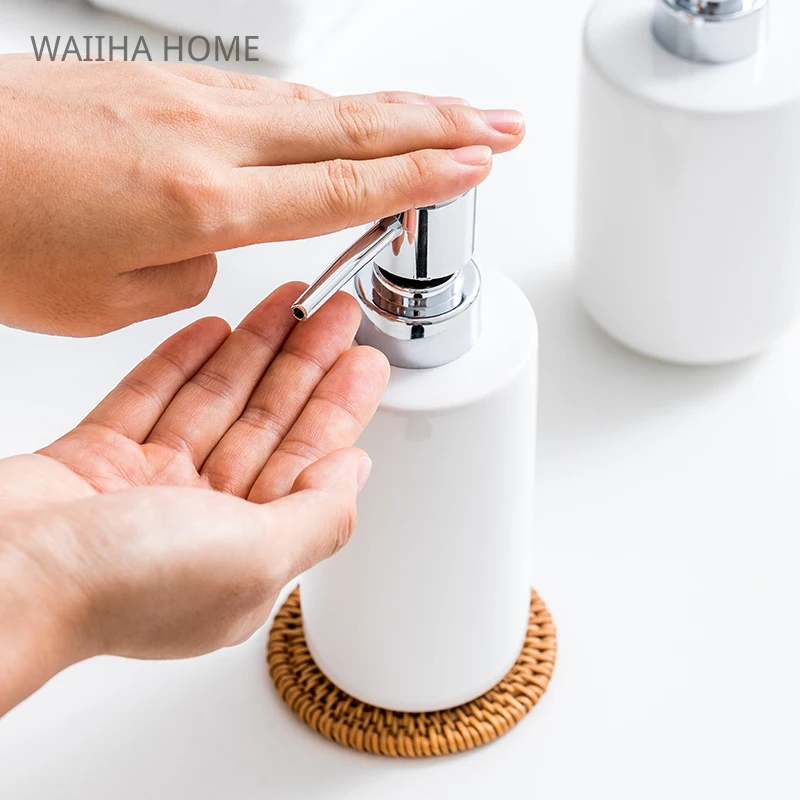 Soap Dispenser Bathroom Ceramics Shower Gel Shampoo Bottle 300-450ml White Ceramic Emulsion Dispensing Bottle For Kitchen