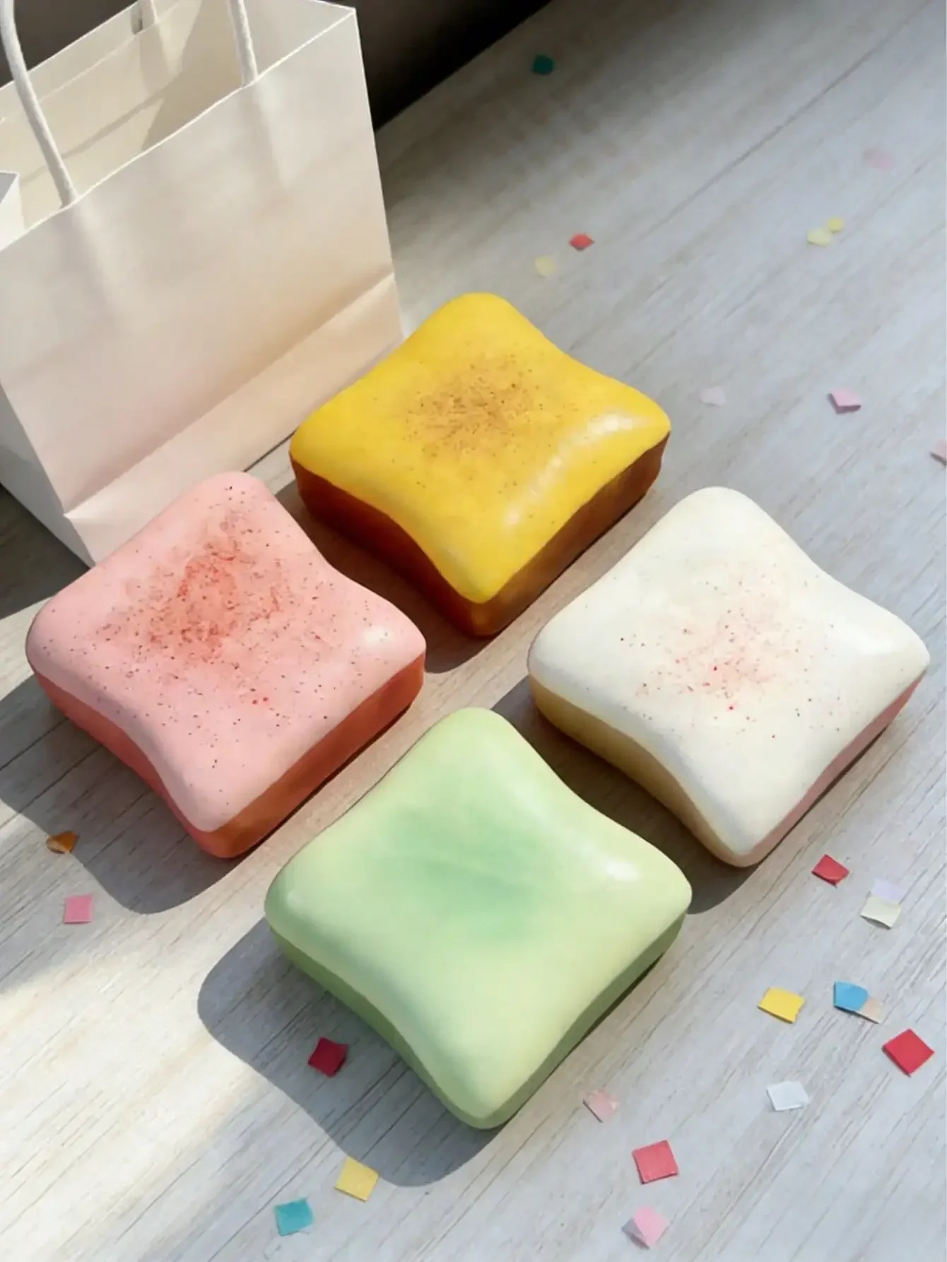1 Unidade Brinquedo Squishy Super Macio em Formato de Pão de Manteiga, de Subida Lenta, Brinquedo Sensorial Anti-stress para Alívio de Estresse e Ansiedade, Decoração para Mesa de Escritório, Comida Falsa Fofa, Ornamento Artesanal para Mesa, Presente