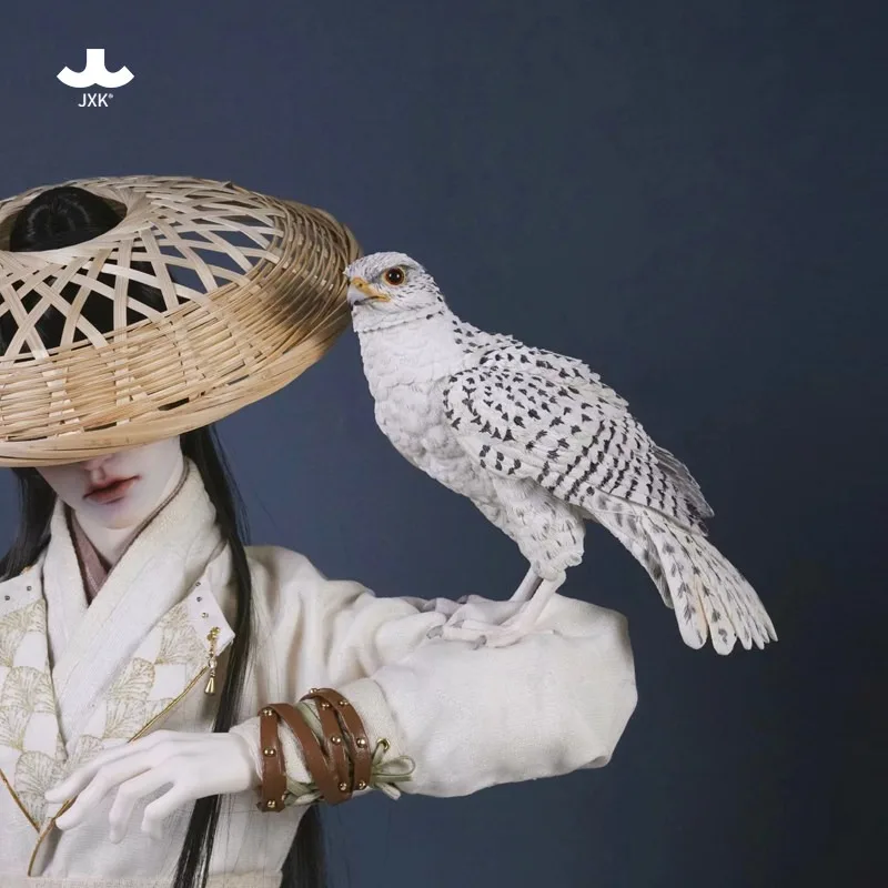 JXK 1/3 Scale Gyrfalcon Simulation Animal Model Bird Statue Desktop Decoration Accessory for 1/3 BJD Action Figure Scene Decor