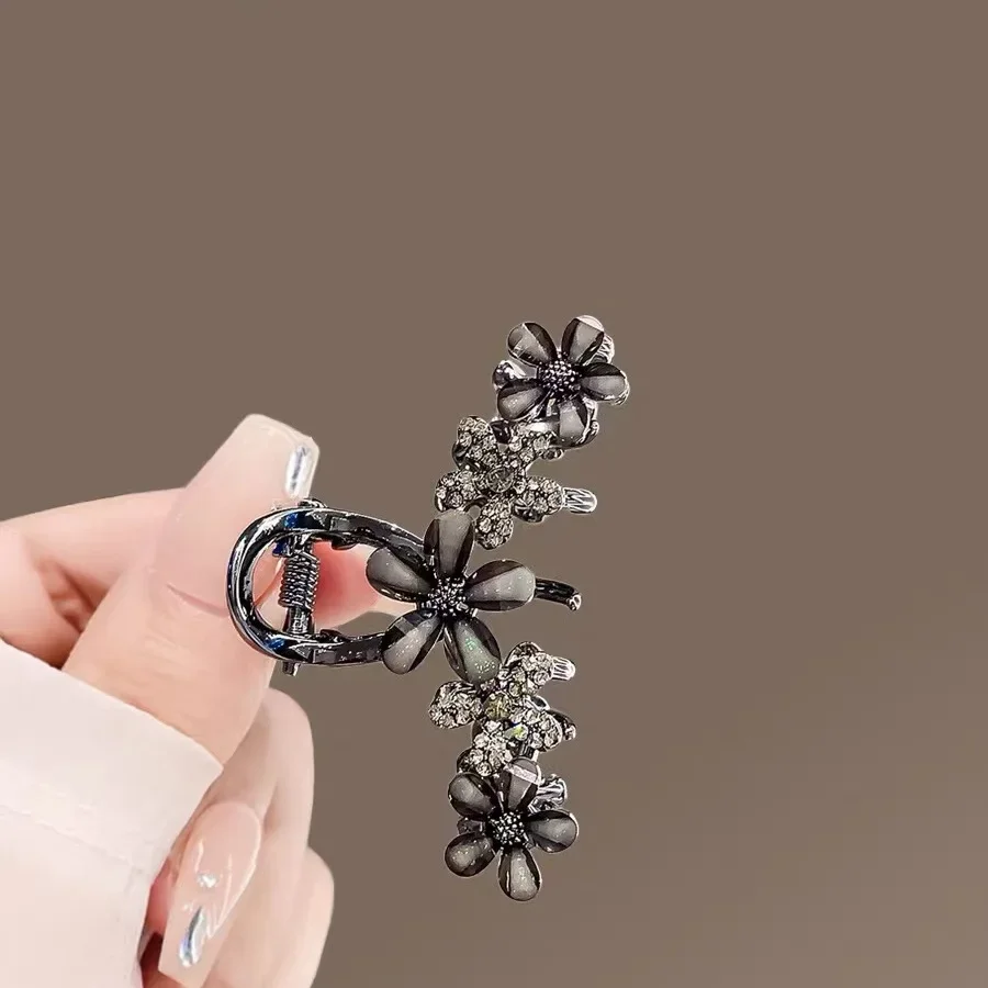 Pinza para el pelo de flor esmaltada con diamantes de imitación negros de alta gama, exquisita pinza para el pelo medio atada en la parte posterior de la cabeza para mujer, accesorios para el cabello con temperamento