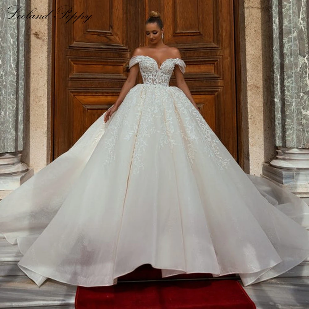 

Lceland Poppy Boat Neck Tulle Ball Gown Wedding Dresses 2023 Floor Length Lace Appliques Bridal Gowns with Cathedral Train