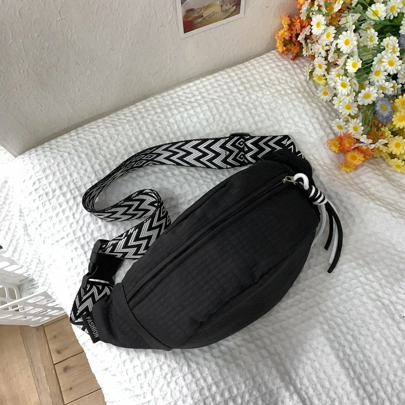 

2024 Summer New Women's Chest Bag High Quality Nylon Zipper Large Capacity Portable Urban Leisure Crossbody Bag Hot Sale