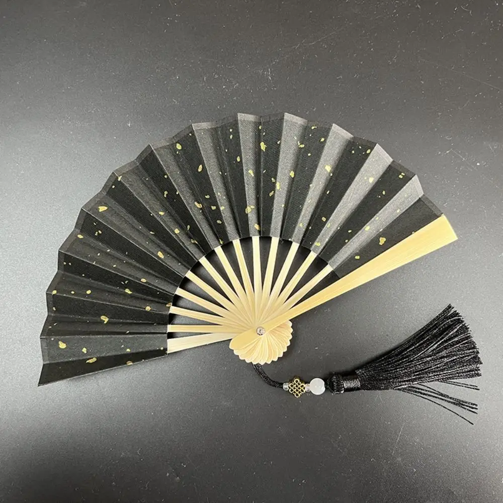 Abanico plegable de estilo antiguo de 4 pulgadas, Mini ventilador Hanfu de papel de arroz dorado, abanicos de papel portátiles con mango de bambú para fiesta y boda