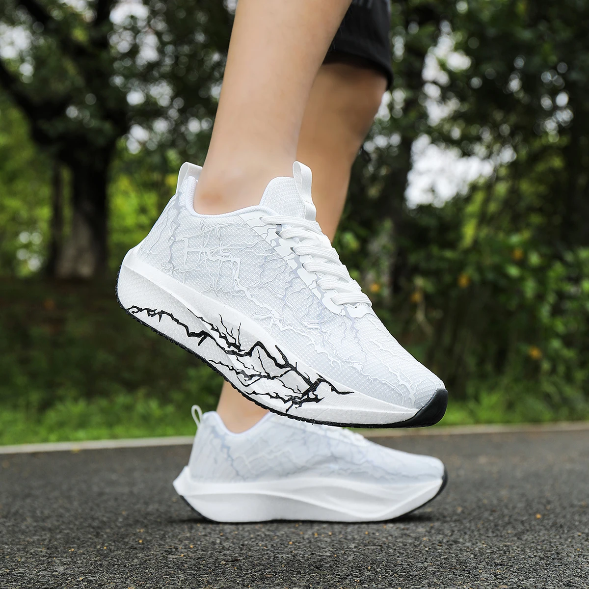 

Modern Minimalist Men Mesh Sport Shoes Breathable Simple Outline Outdoor Daily Running Casual Shoes