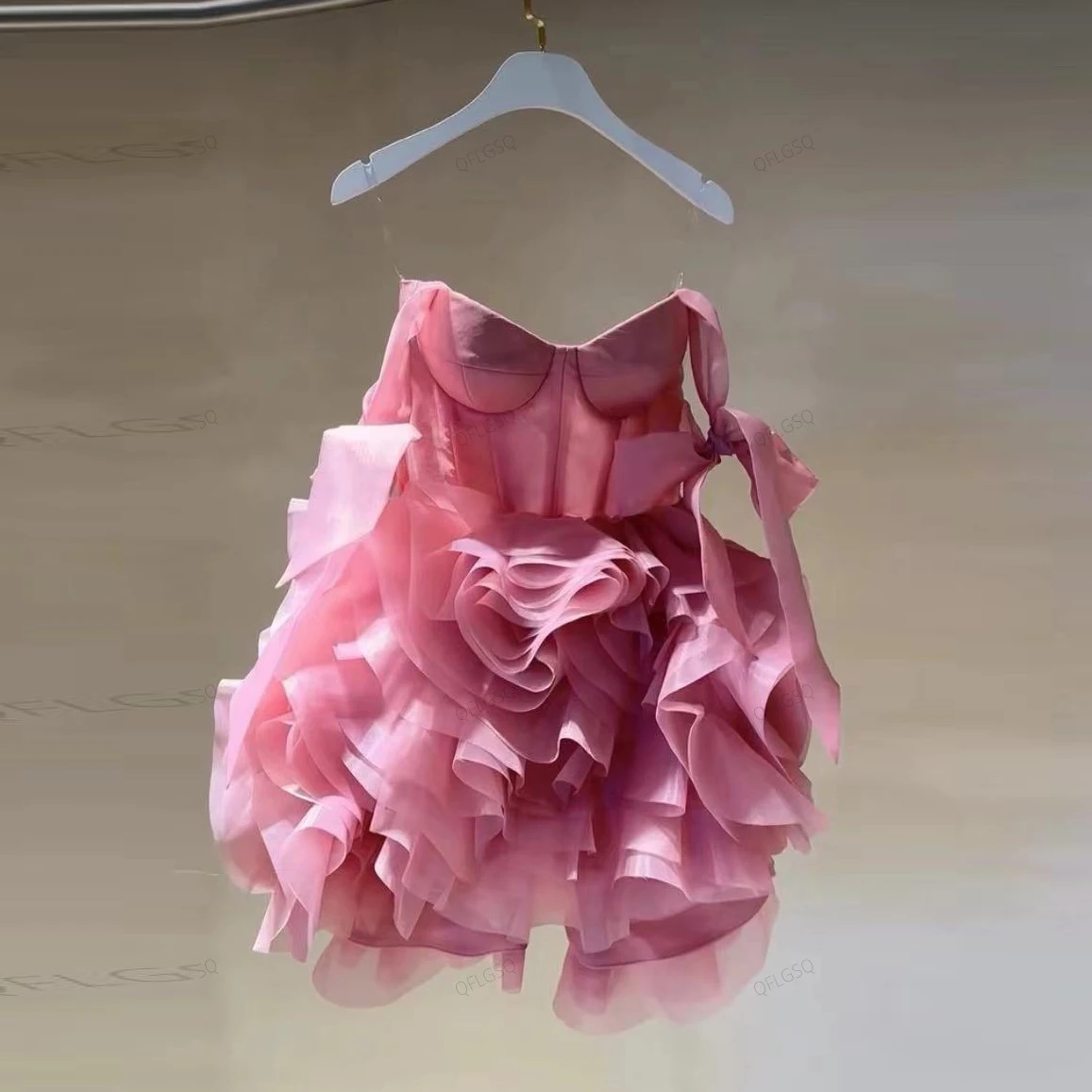 

Pink Birthday Dresses Girls vestido de curto Sweetheart neckline Prom Gown Ruffled Organza Sexy Short Party Gowns Bow Shoulder