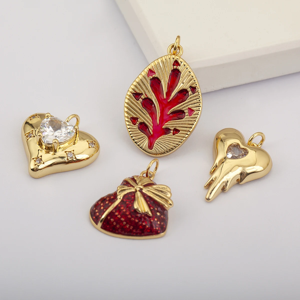 Red Crystal Heart Shaped Leaf Pendant 4 Special Designs Copper Necklace Exquisite Jewelry Accessories Dinner Party Women Gifts