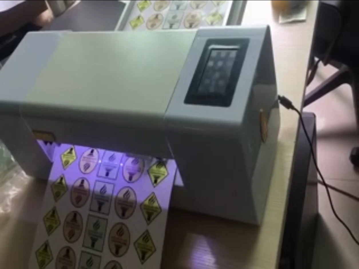 

Die-Cutting Machine LY-388A Automatic Digital Labeler LY-388A Touch Screen Control Labeling Device TPaper Feeding Cutter 340mm