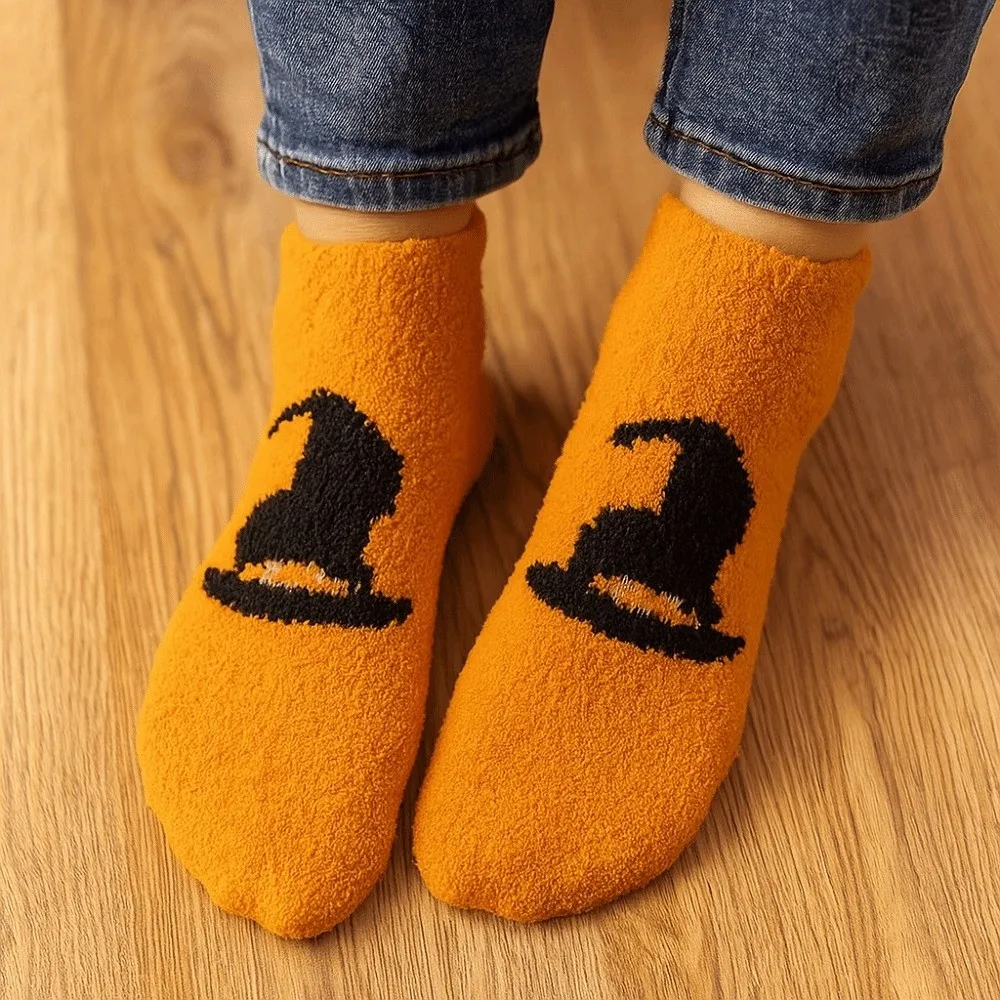 

4pairs/set Coral Fleece Halloween Socks Soft Breathable Pumpkin Wizard Hat Tube Socks Warm Elastic Bat Ghost Mid-Calf Socks