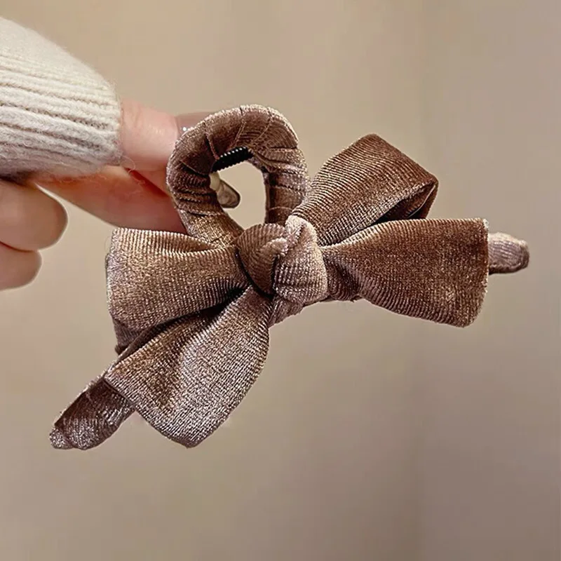 Elegante Samtschleife, große Haarklammer, Winter-Haarschmuck, modische Haarnadel, Samt-Rosen-Haarspangen – Detail 2