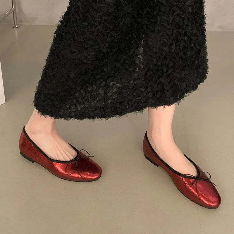 2024 Red Sliver Women Flat Shoes Brand Designer Mary Janes Shoes Woman Round Toe Japanned Leather Flats Vintage Loafer Mujer