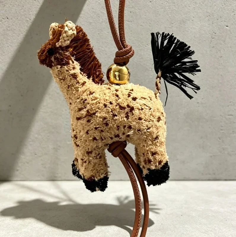 2026 New Handmade Leather Bird Bag Charm Parrot Yellow Black Woven Gold Ring Pendant
