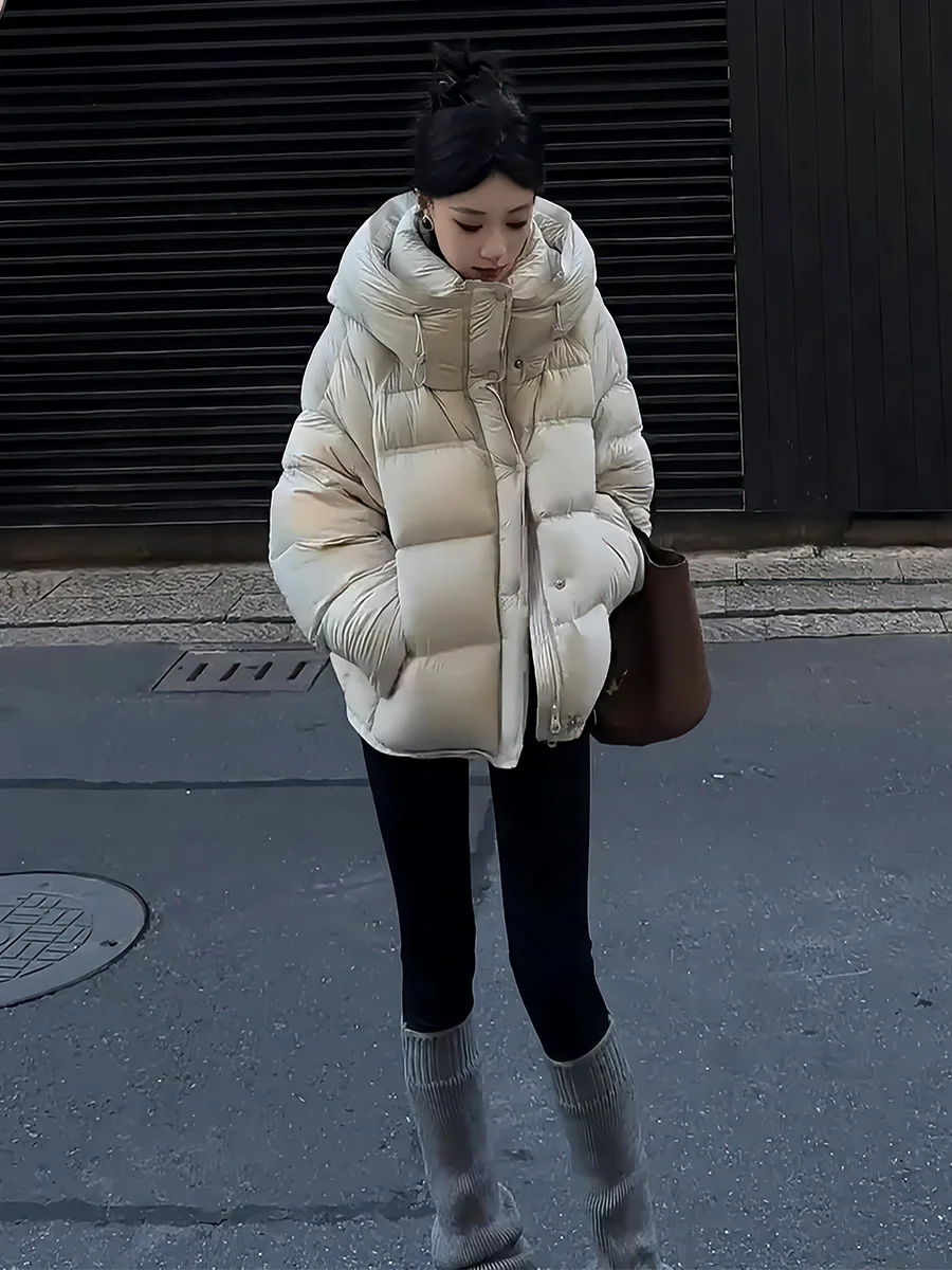 

Женская короткая белая пуховая куртка с капюшоном и утяжкой на талии, утепленная, теплая верхняя одежда, новинка зимы 2025, модная