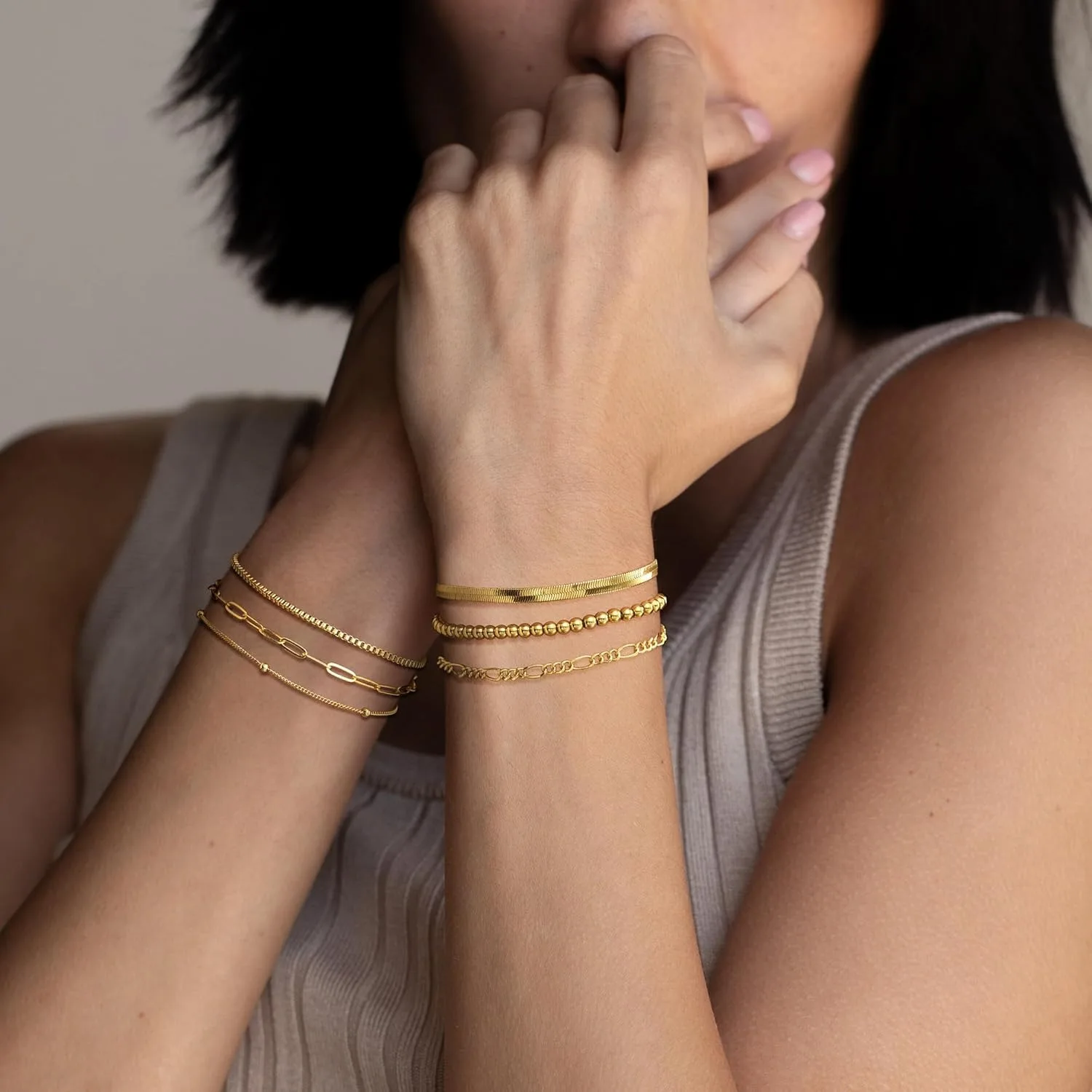 أساور الذهب للنساء مقاوم للماء 14K طقم مجوهرات مطلية بالذهب للنساء العصرية ThinDainty تكويم الكوبية ربط مشبك ورق سلسلة