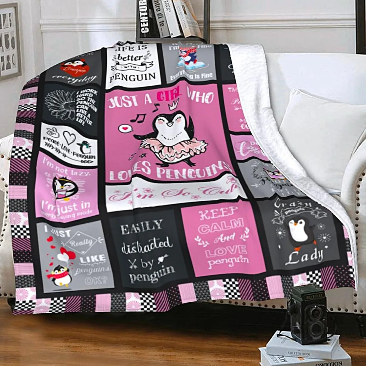 Penguin Blanket Gifts for Girls Women Soft Warm Flannel Penguin Lovers Throw Blanket Penguin Birthday Gifts for Adults Kids