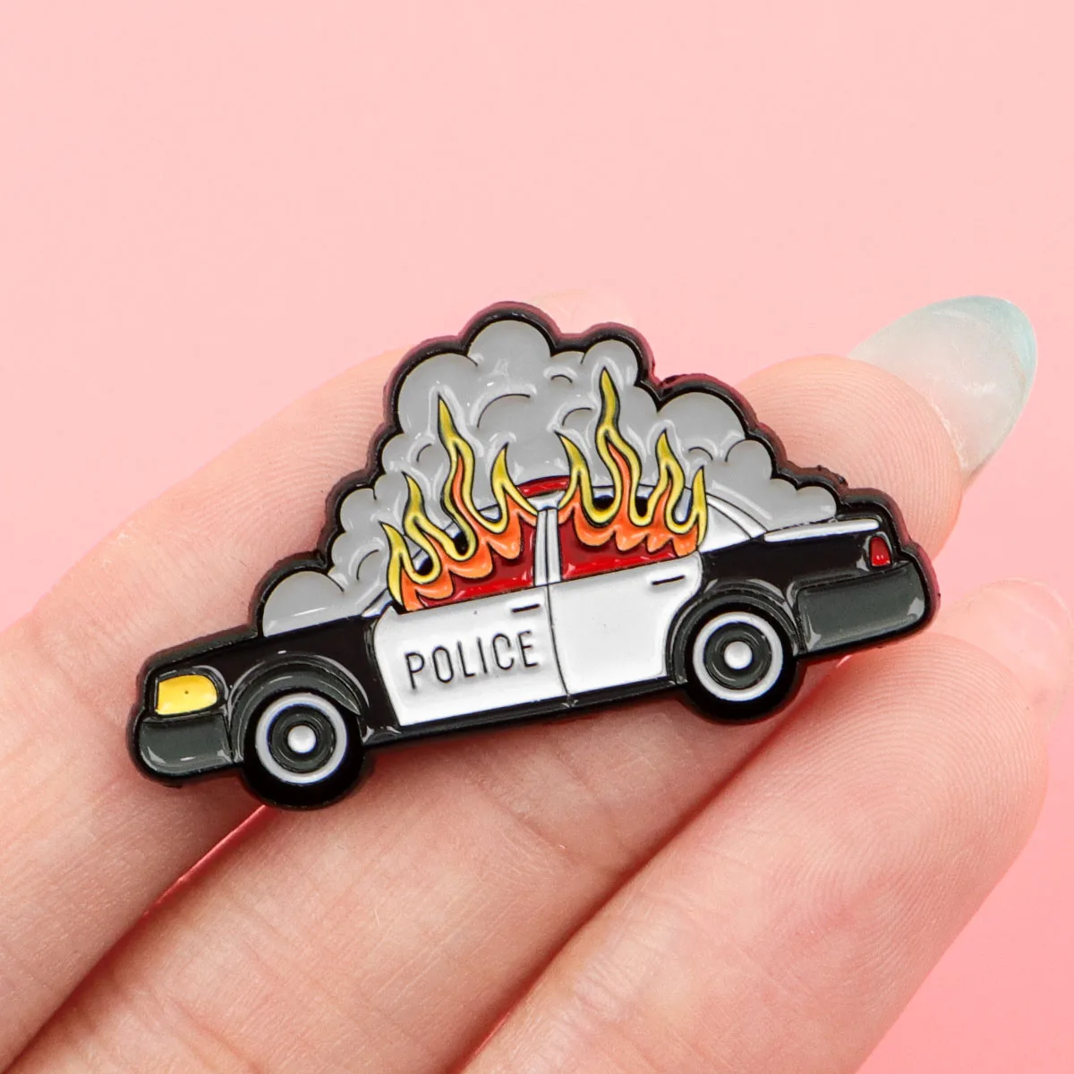 "حرق سيارة الشرطة" المينا دبوس المتحمسين السياسيين بروش الصنوبر شارة بدبابيس التلبيب الملابس والاكسسوارات مضحك مجوهرات هدية