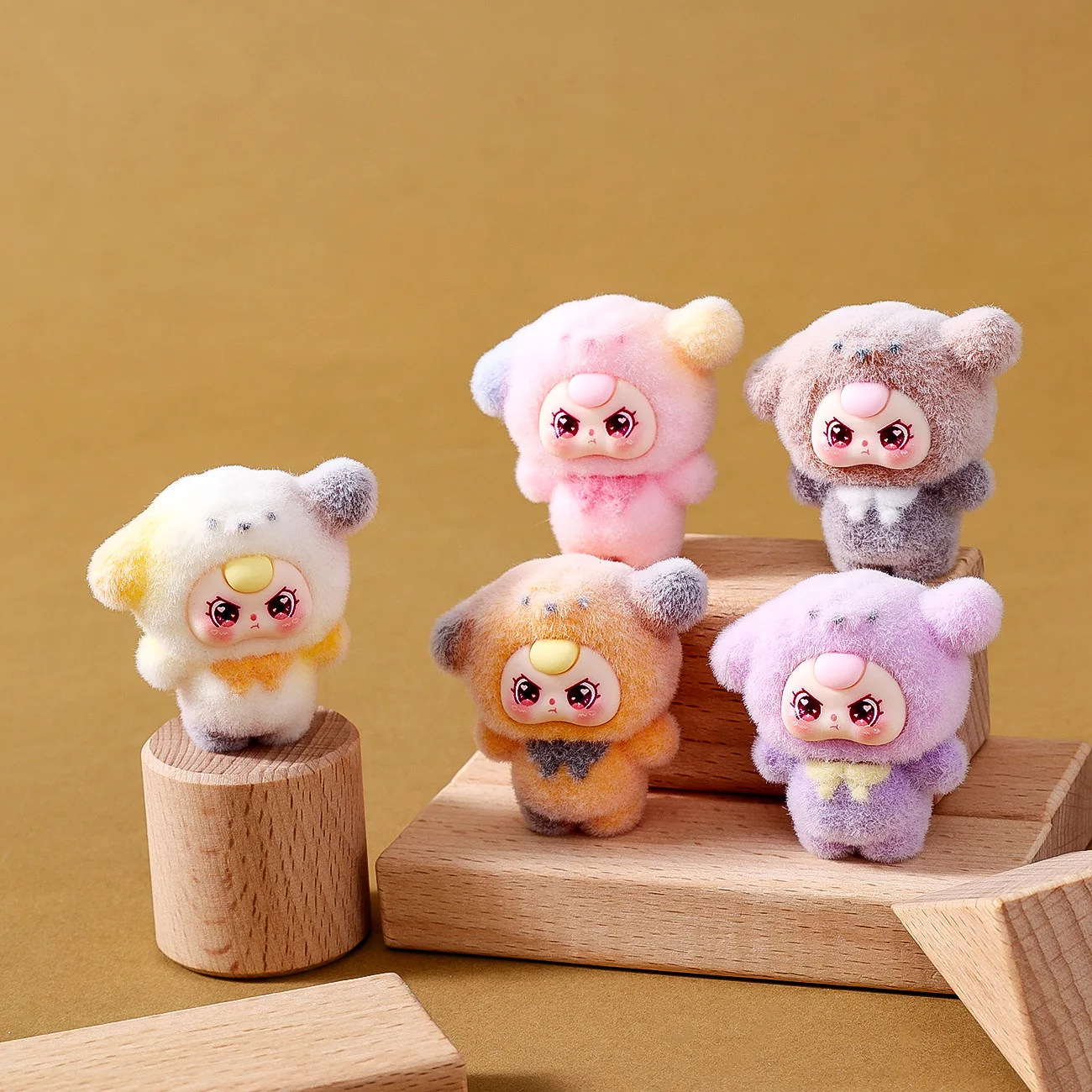 10 stücke Nette Cartoon Figuren Desktop Auto Dekorationen Kleine Ornamente Neue Geschenk DIY Zubehör