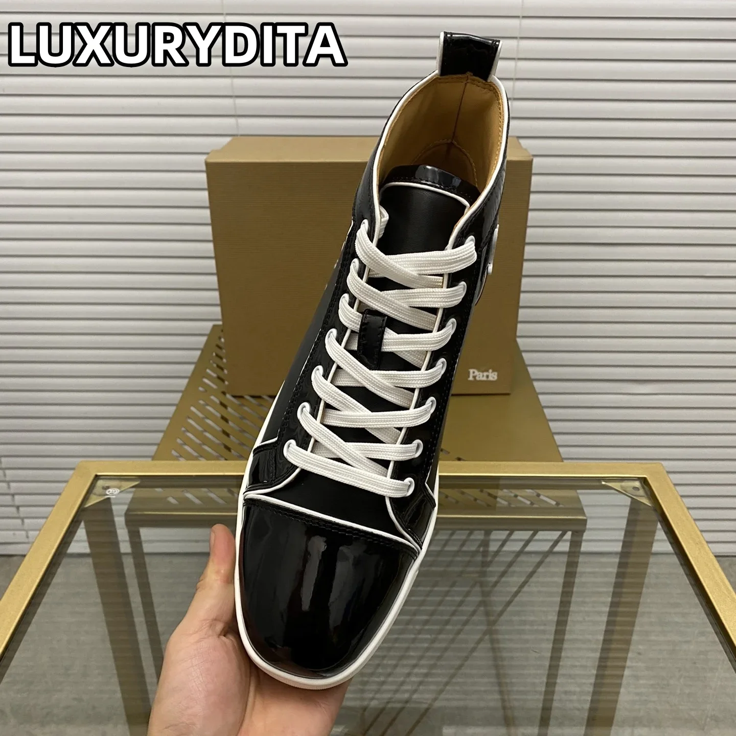 

Top Quality Womens Trendy Casual Tennis Shoes Luxury Mens Real Leather Sneakers 35-48 Designr Rivet Red Sole Lovers Shoes M0141